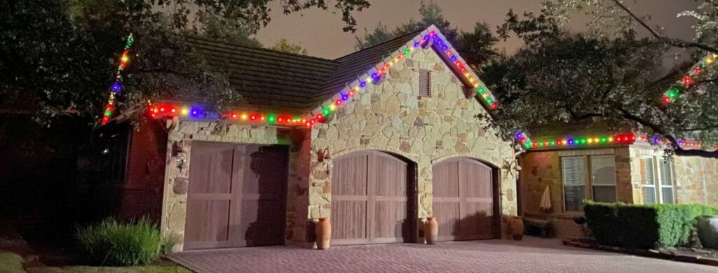 A beautiful house with infinity lighting installed.